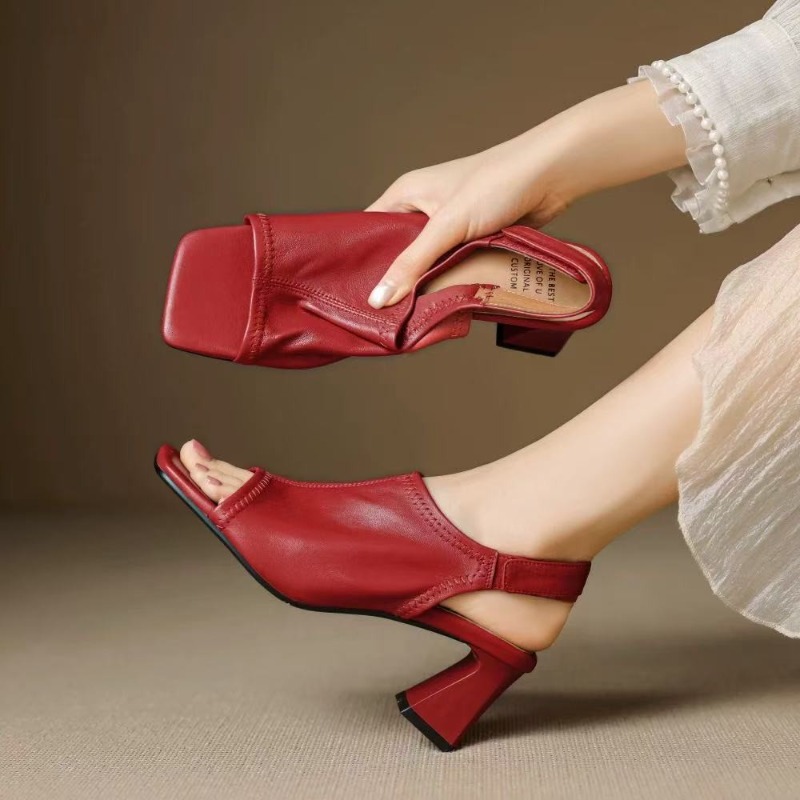 French Street Fashion - รองเท้าส้นสูงแบบเปิดนิ้วเท้าทรงเหลี่ยมหนังนิ่มสไตล์ฝรั่งเศสสำหรับผู้หญิง รุ่นใหม่ปี 2026 ดีไซน์หรูหรา
